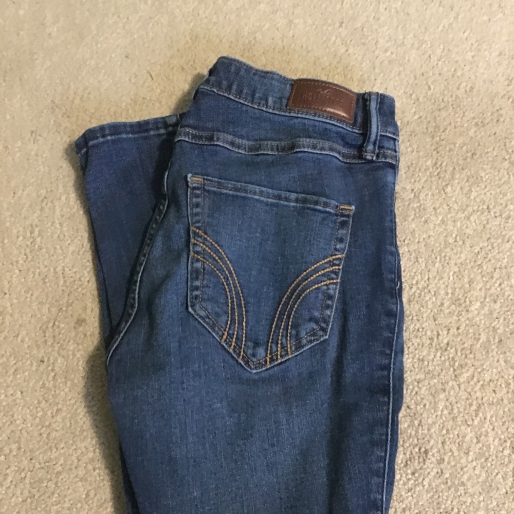 Hollister Skinny Jeans. Size: 3